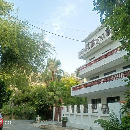 Oyo Metro View Residency Near Snow World Hotel Noida Ngoại thất bức ảnh