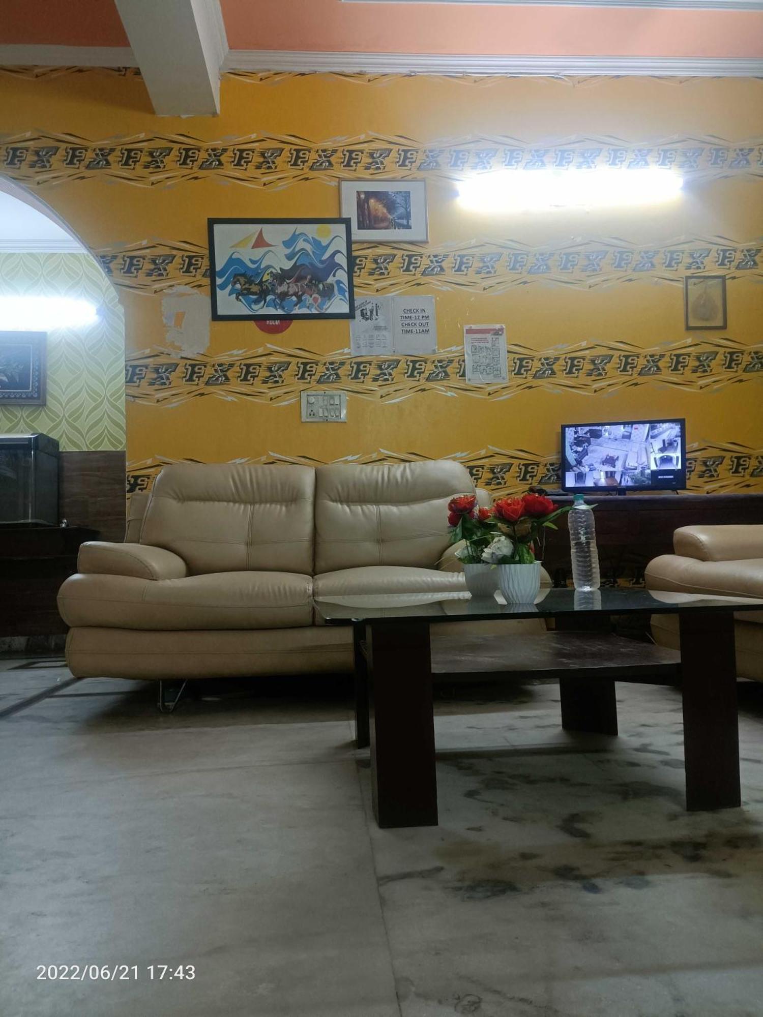 Oyo Metro View Residency Near Snow World Hotel Noida Ngoại thất bức ảnh