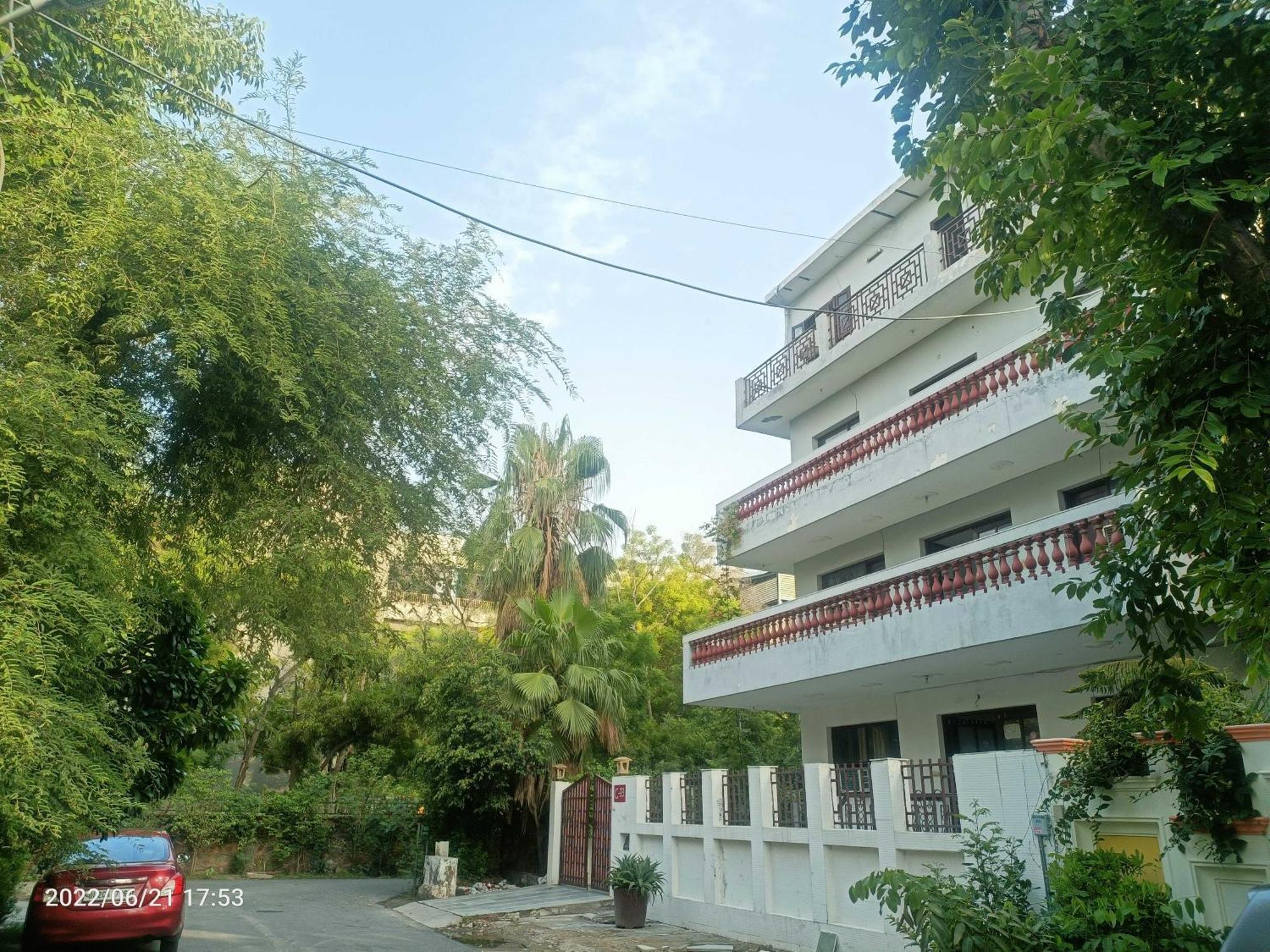 Oyo Metro View Residency Near Snow World Hotel Noida Ngoại thất bức ảnh